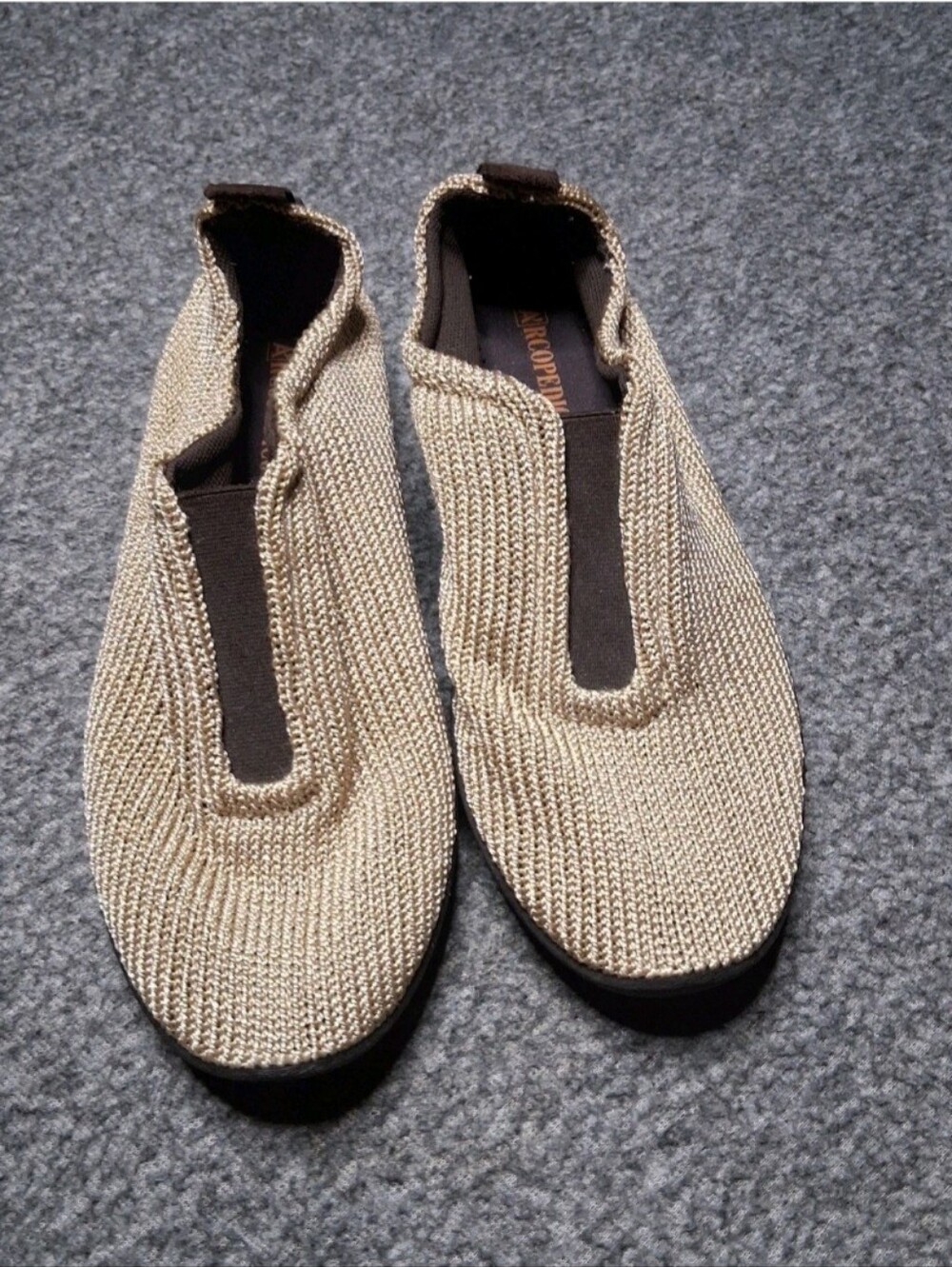Arcopedico Knit Comfort Slip On Walking Shoes Beige Tan NWOT Size 38